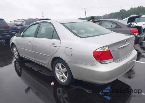2005 Toyota Camry Le из США, поврежденный, VIN 4T1BE32K95U428249